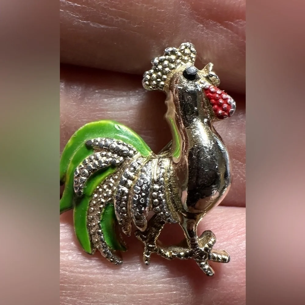 Vintage Gerry's Signed Gold Tone Rooster Green and Red Enameled‎ Brooch